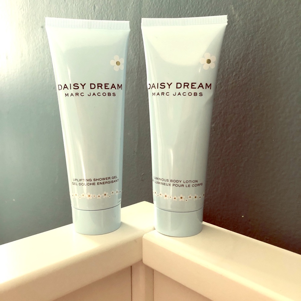 Marc Jacobs Daisy Dream body lotion and shower gel